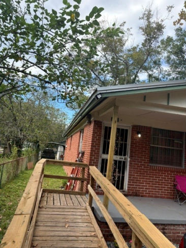 2081 Baldwin photo 6