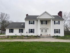 Single Family 4BR 4BA - 22899 W HELLWIG, Genoa, OH