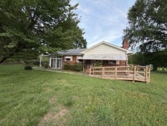 Single Family 2BR 1BA - 552 Marsh Street, Tappahannock, VA