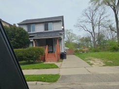 Single Family 3BR 1BA - 19946 RUSSELL ST, Highland Park, MI