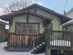 Single Family 3BR 1BA - 12218 Longwood Dr, Blue Island, IL