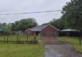 Single Family 3BR 2BA - 5215 FM 92, Silsbee, TX