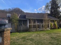 Single Family 3BR 2BA - 82 PUTNEY LOOP, Putney, KY