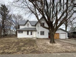 Single Family 4BR 2BA - 416 1ST ST, Sioux Rapids, IA