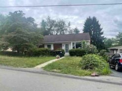 Single Family 3BR 1BA - 1905 FOX AVE, Beaver Falls, PA