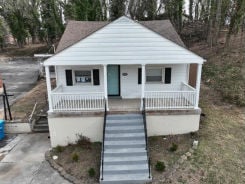 Single Family 3BR 1BA - 1329 PETERS CREEK RD NW, Roanoke, VA