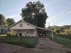 Single Family 2BR 1BA - 1112 N LOUISVILLE AVE, Sylacauga, AL
