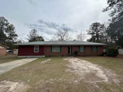 Single Family 4BR 3BA - 1502 CAMELLIA DR, Dublin, GA