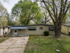 Single Family 3BR 1BA - 422 WIRE AVE, Haysville, KS