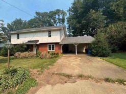 Single Family 4BR 3BA - 1104 NEVILLE ST, Jonesboro, AR