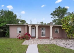 Single Family 2BR 1BA - 1668 W WAYCROSS CIR, Deltona, FL