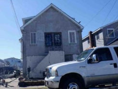 Single Family 5BR 3BA - 717 S 9TH ST, Lindenhurst, NY