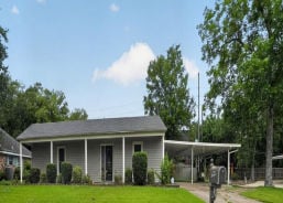 Single Family 4BR 2BA - 218 ORMOND OAKS DR, Destrehan, LA
