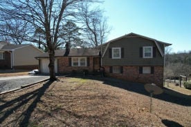 Single Family 4BR 3BA - 7377 MOCKINGBIRD TRL, Riverdale, GA