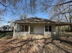 Single Family 4BR 2BA - 332 HOUSTON ST, Maud, TX