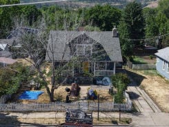 Single Family 4BR 2BA - 2016 ADAMS AVE, La Grande, OR